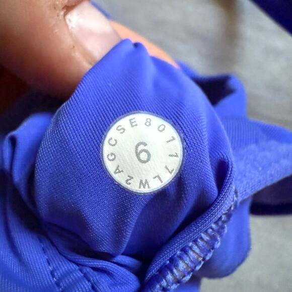 Lululemon Women’s All Day Breeze Bra in Blazer Blue - Picture 7 of 7